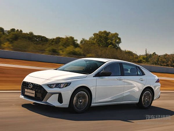 国产运动型轿车二选一 长安UNI-V和传祺影豹谁更有吸引力