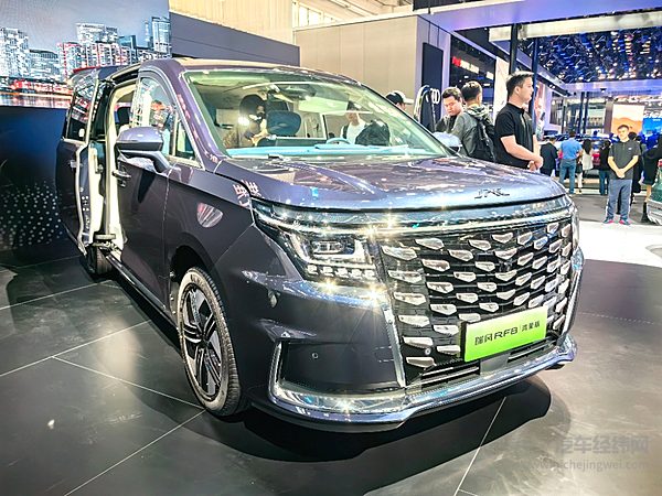 江淮瑞风RF8鸿蒙版上市 有华为就有销量？