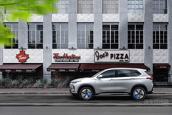 开启新能源汽车深度定制时代  上汽MAXUS EUNIQ 5、EUNIQ 6正式“开箱”上市