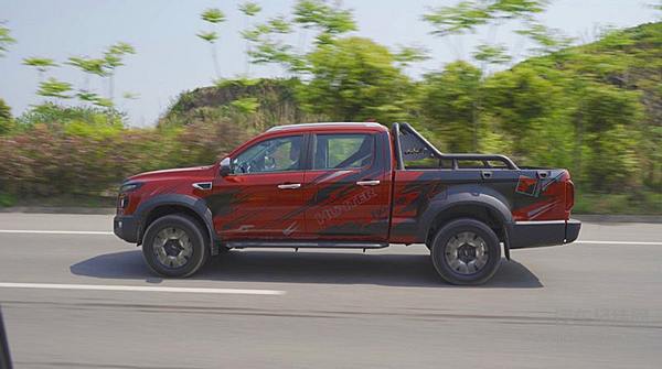 驾驶TA会上瘾 高端悍途皮卡的霸气和高性能很具“攻击性”