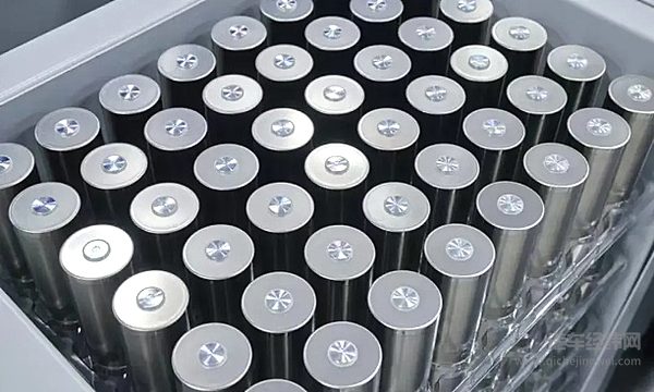 中国动力电池装车量全球份额超67% 企业加速技术创新和海外战略