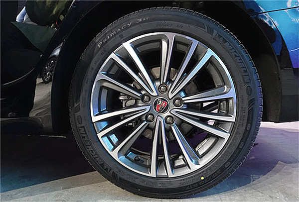 6项升级打造高性价比 荣威i6 PLUS 6.98万起售！