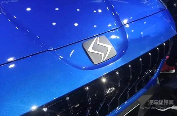 悬挂思皓车标 江淮中大型SUV X8成都车展首发！