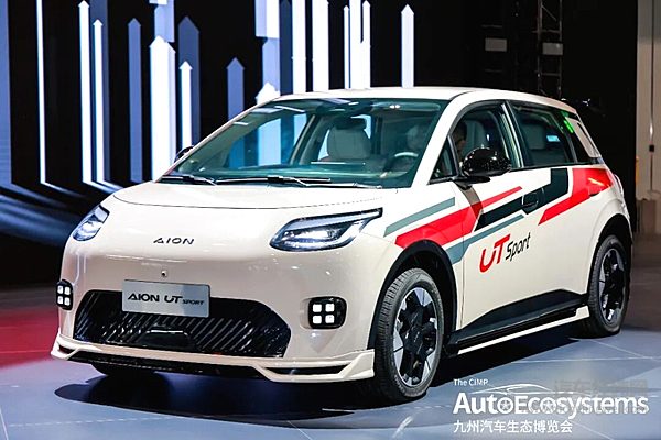 九州汽车生态博览会盛大启幕，首日超10万人前来观展！