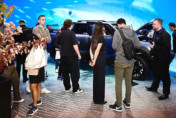 比亚迪闪耀2025墨尔本国际车展 以科技实力领航新能源未来