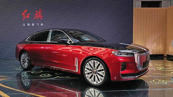  红旗H9故宫600年联名艺术版