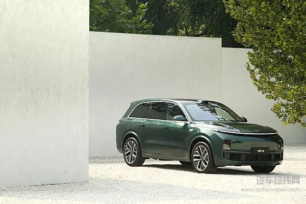 销量不断上升股价跌掉一半 理想汽车如何走出“怪圈”？