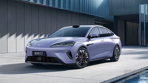 中国新能源汽车全面领跑 中国标准跻身国际标杆