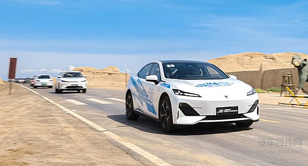 10万元左右可入手 深蓝SL03与小鹏MONA M03 谁更懂年轻人？