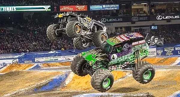 轮胎高1米7，动力上千匹，来看看这些怪兽车有多疯狂