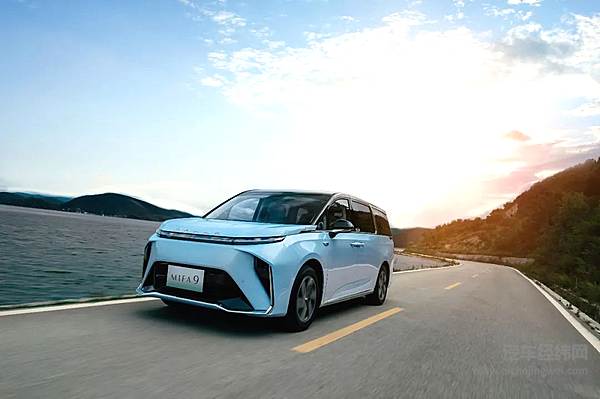 上汽大通MAXUS MIFA 9