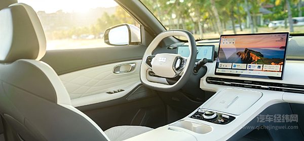 吉利EM-i对决比亚迪DM 5.0 银河星舰7 EM-i能否挑战宋L DM-i？