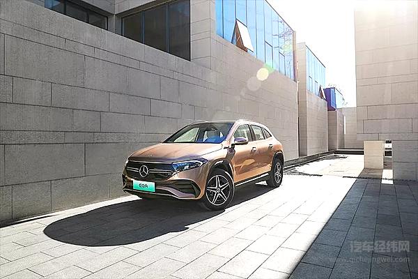 奔驰电动车为什么卖不过特斯拉？ 对比一下EQA与Model Y就知道了