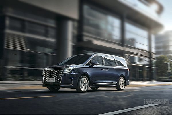 作为全球首款鸿蒙智能座舱MPV 瑞风RF8将在广州车展开启预售