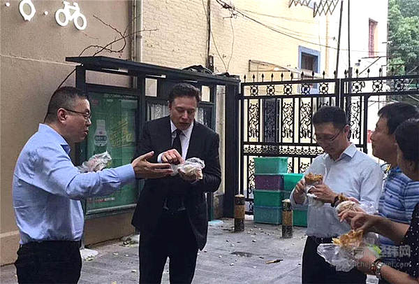 上海滩新能源车市战事升级，马斯克遭遇“四面埋伏”