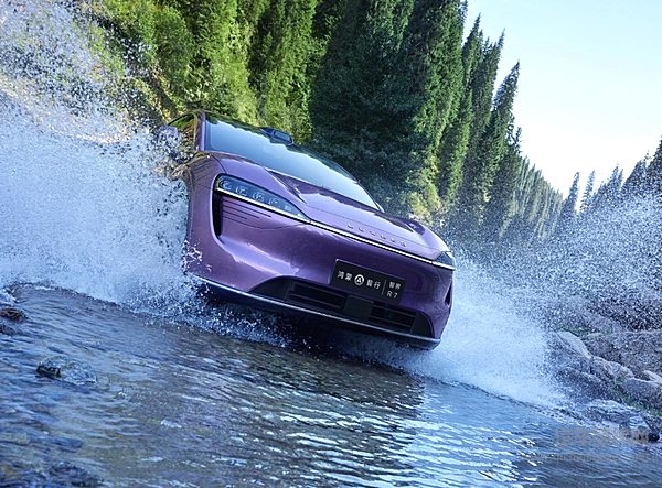 新能源中大型SUV对决 理想L6为何比智界R7更吸引人？