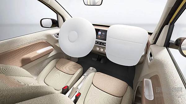 五菱汽车出色亮相开心出行 第三代马卡龙全方位升级