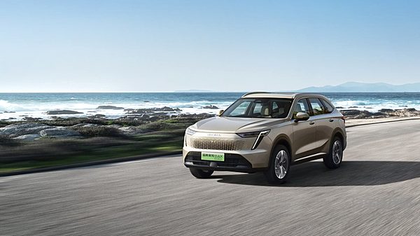 宋PLUS DM-i冠军版上市 与哈弗枭龙MAX相比谁的实力更强？