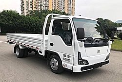 庆铃EV100铃巨力 110kw 4X2 4.25米 厢式纯电动微卡载货车 (QL5040XXYBEVNWHA)70.59kwh