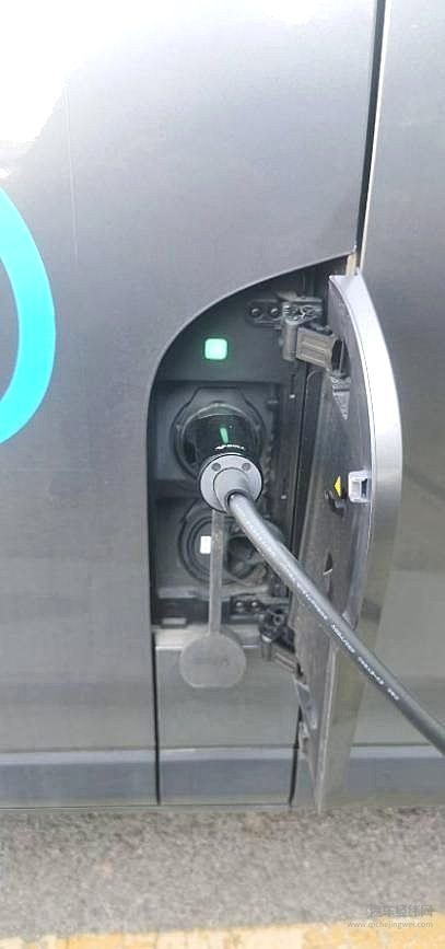 奶爸的“带娃神器”！依维柯聚星 EV：让全家出行幸福感拉满