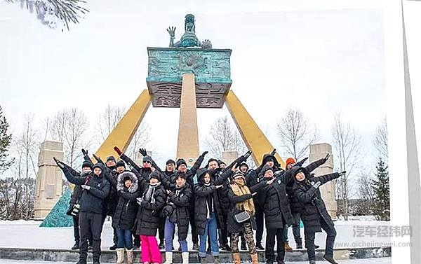 要是不穿两层军大衣，不信你敢来这里耍！