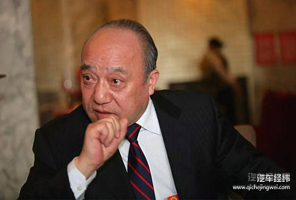 以百年前“车马大战”为鉴，欣然接受新能源时代是上策