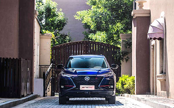 长安汽车智慧工厂首款产品正式下线 CS75 PLUS来势凶猛！