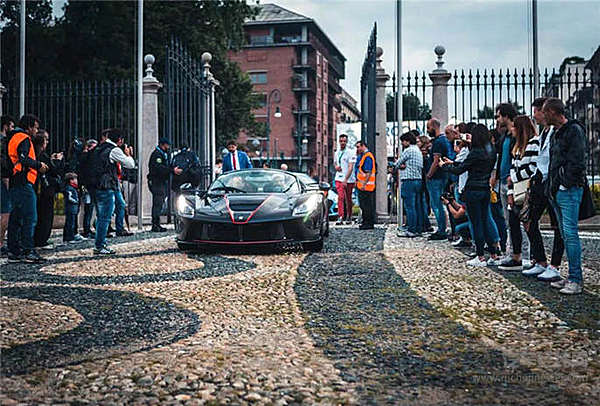 亲临2018都灵车展，在城堡与公园中跟意大利车迷疯狂一把