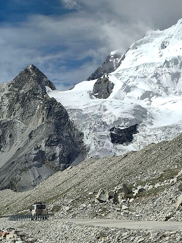 7000公里无锁穿越！山哥自述：欧霸·山海全时四驱真香定律