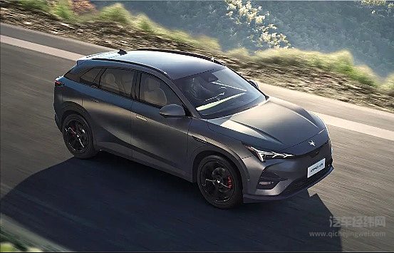 15万出头可入手 阿尔法T5比零跑C11差在哪里？