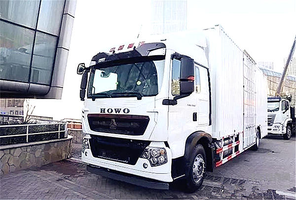 “王牌”来袭  2017重汽年会新品抢先看