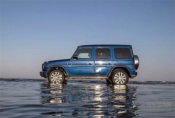 男人为什么喜欢奔驰大G？ 就和女人爱包一个道理！