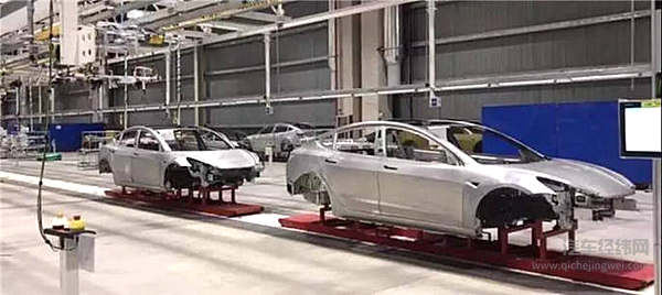 特斯拉上海工厂白车身