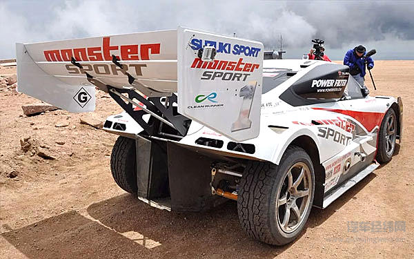 把尾翼装在车头？这是什么骚操作