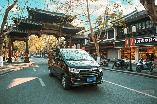 不做时光的仆人 用江淮瑞风解锁考后出游的正确打开方式