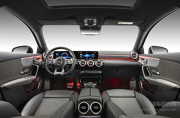 “全擎时代 星电共耀”梅赛德斯-奔驰携全新EQC纯电SUV夺目亮相上海国际车展