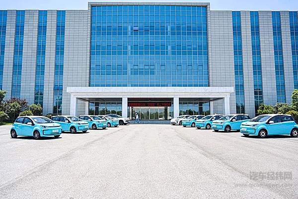 你的“蓝朋友”来了  思皓E10X批量下线