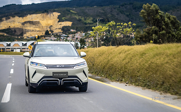 比亚迪元UP亮相哥伦比亚 引领绿色出行新时代