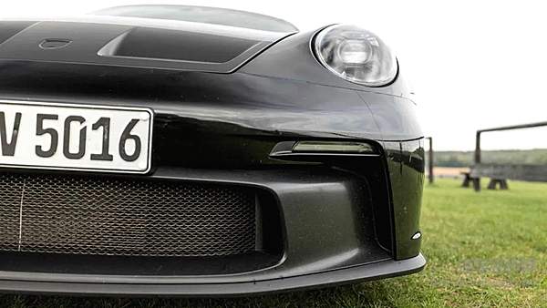 这是保时捷的MPV 探索新领域