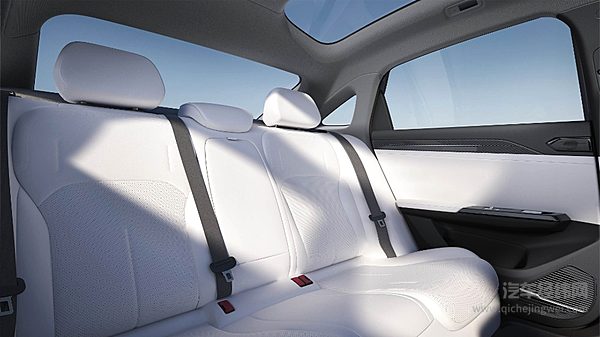 热门插混家轿面对面 风云A8对比银河L6如何选？