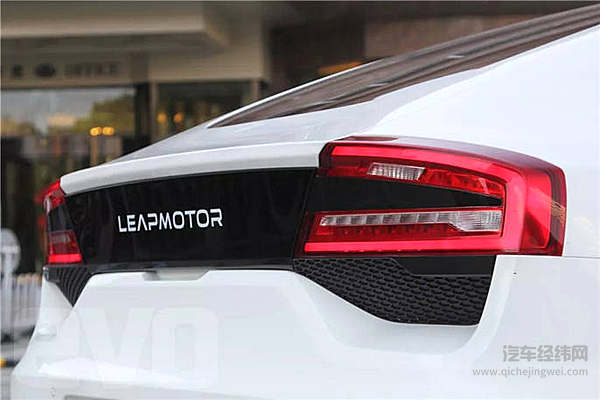 背靠华为的新物种 零跑S01是什么？