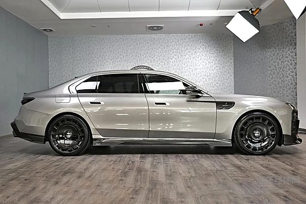 宝马7系(G70)MANSORY包围套件