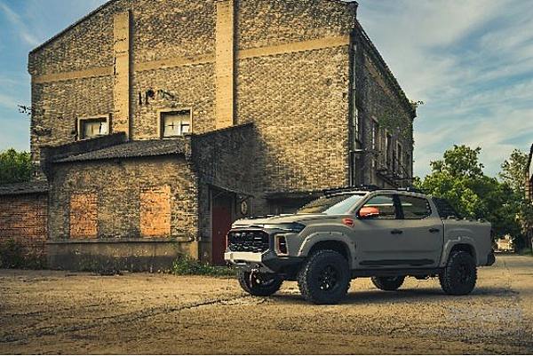 “全民定制”玩家上汽大通MAXUS再度携作亮相 上汽牛魔王诠释皮卡定制标杆