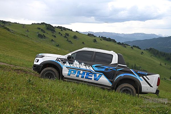 循李娟笔迹，驭悍途PHEV闯阿勒泰：在“神的自留地”书写越野新章