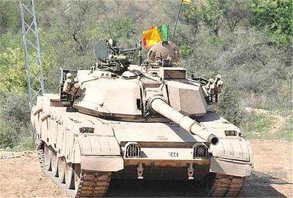 辽宁号服役6周年，这些老车也在国人手上焕发“第二春”