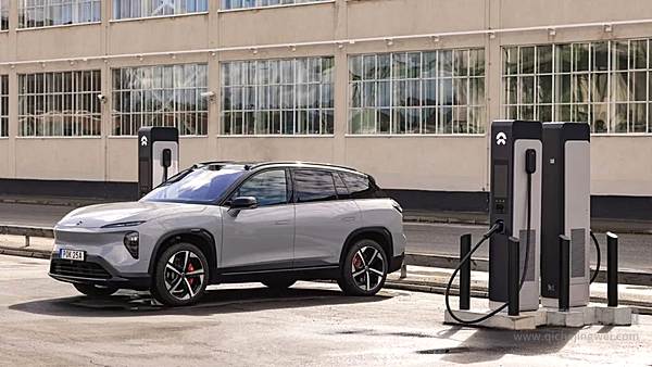 欧洲首座第三代换电站上线 蔚来带来全新的充换电体验