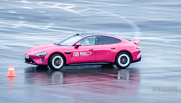 工信部出手 新能源汽车如何驶向“技术与商业”双轨共赢？