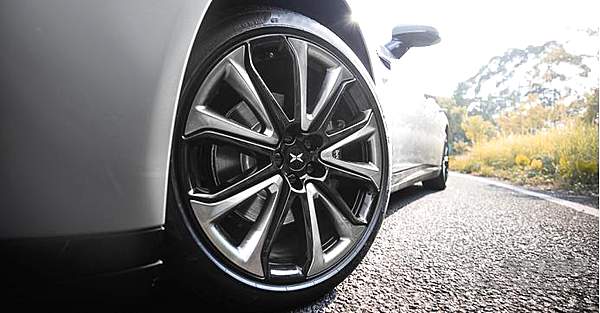 等不及蔚来EC6？ 小鹏P7给你新年新选择！