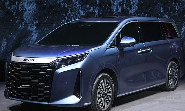 比亚迪夏亮相成都车展 有华为加持的岚图梦想家可否与之一战？