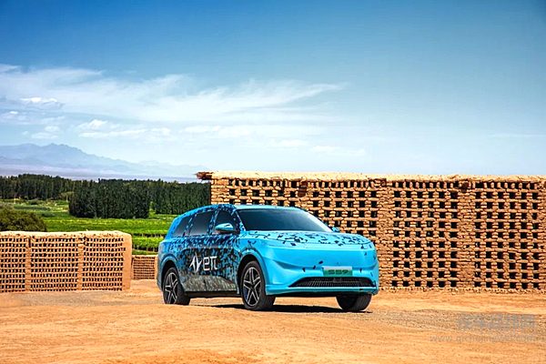 东风汽车eπ品牌旗下首款SUV要来了 S73真三排大六座！